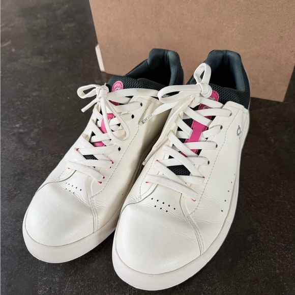 Women's THE ROGER Advantage Shoes Ivory and Pink - Picture 2 of 6